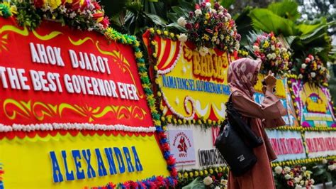 Djarot Kaget Lihat Karangan Bunga Penuhi Balai Kota Tribun Medan