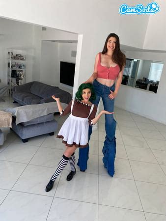 Super Tall Girl Gets Her Pussy Licked By Theodora Day As Oom Pics XHamster