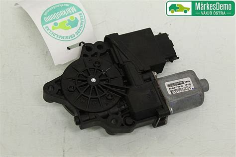 82450-1Y010 : Fensterhebermotor - Autoparts24