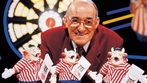 Jim Bowen Dead Former Bullseye Game Show Host Dies Aged 80 London 0196 ...