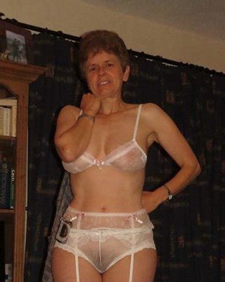 Granny Showing Porn Pictures XXX Photos Sex Images Page PICTOA