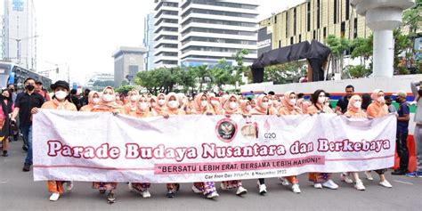 Digagas Bnpt Parade Budaya Nusantara Dan Berkebaya Bersama 115