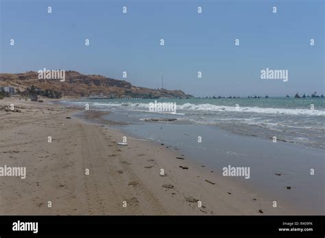 sand beach view of mancora, peru Stock Photo - Alamy