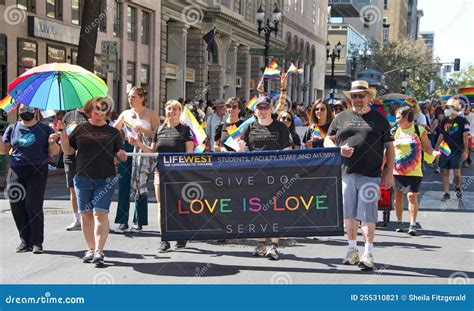 Partecipanti Alla Parata Gay Pride A Oakland Fotografia Editoriale Immagine Di Umano