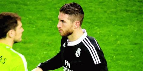 Sergio Ramos Kiss GIF - Sergio Ramos Kiss - Descobrir e Compartilhar GIFs