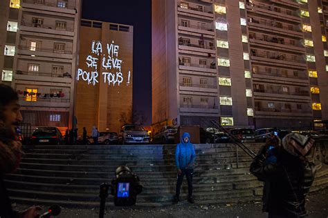 Philippe Echaroux illumine Félix Pyat avec laide des jeunes du