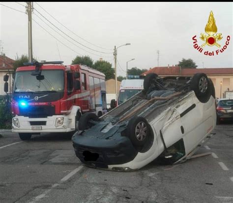 Incidente A Biassono Auto Ribaltata E Soccorsi In Codice Rosso Mbnews