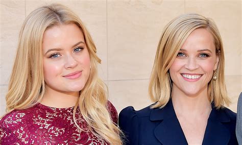 Reese Witherspoon – Movies, Career, Family, Age, Height and More | Zegbeg