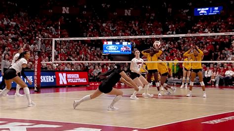 No. 1 Nebraska volleyball ends regular season with road win at Minnesota