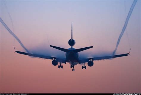 Klm Mcdonnell Douglas Md 11 Trailing Vortices While On Final Approach