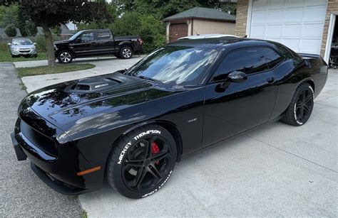 Dodge Challenger R/T - Cars-On-Line.com