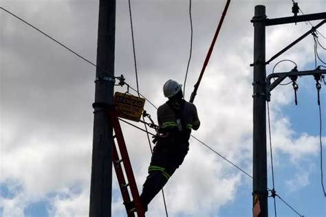 Edp Leva Programa De L Mpadas De Led Aos Moradores De Guaratinguet