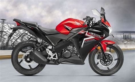 Honda CBR 150R motorcycle updated with new dual-tone colors, graphics