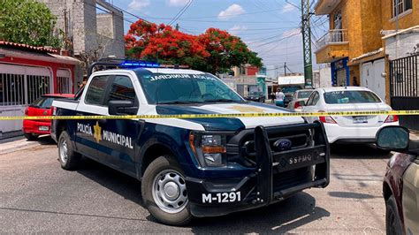 Hombre Muere En La V A P Blica De Quer Taro Por Aparente Golpe De Calor