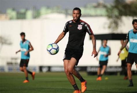 Corinthians Anuncia A Contratação Do Atacante Jô Agorams O Endereço