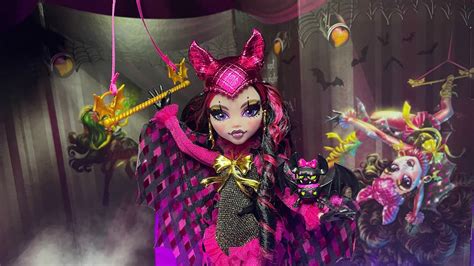 Monster High SDCC Freak Du Chic Draculaura Unboxing Review