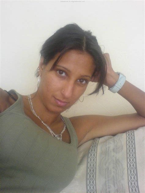 Cute Posing Private Amateur Pics Page 37