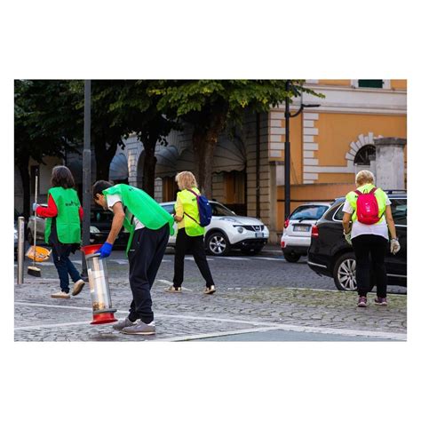 Bando C A R E S Mi Rifiuto Prosegue Nella Raccolta Delle Cicche Per