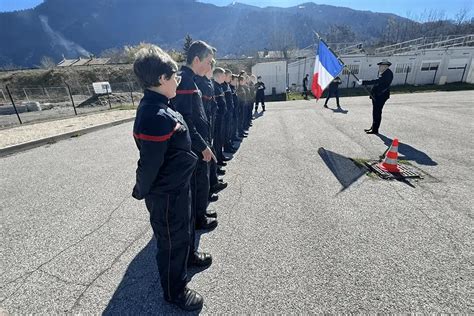 Vidéo École de Jeunes Porte Drapeaux avec les jeunes sapeurs pompiers