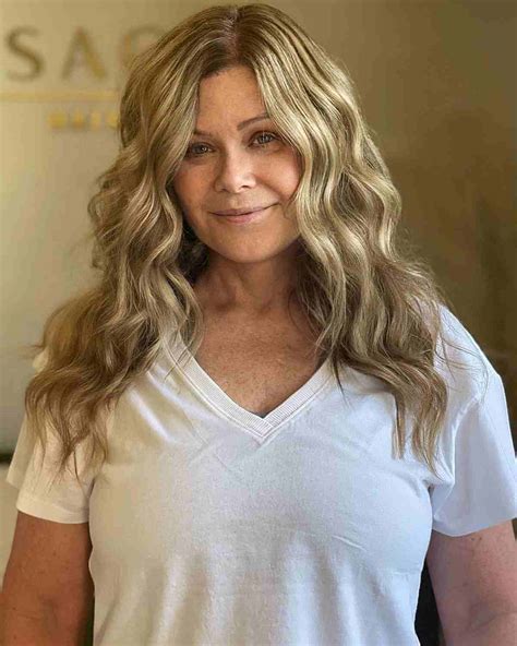 Why middle length wavy hairstyles are the most versatile look 24