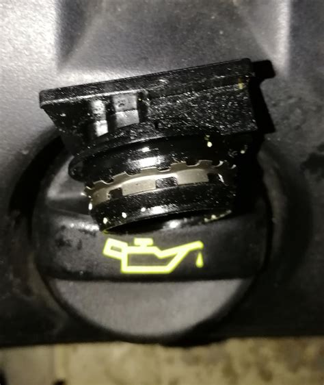 Заменил клапан сброса давления картерных газов — Peugeot 308 (1G), 1,6 ...