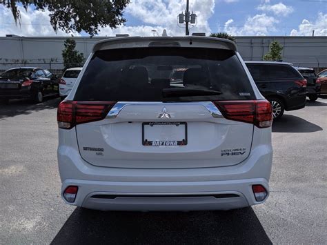 19 Mitsubishi Outlander