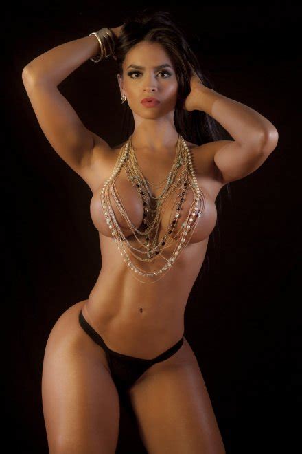 Andrea Araujo Porn Pic