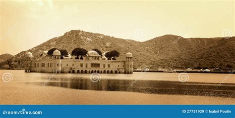 Lake palace stock image. Image of rajasthan, castle, water - 27731929