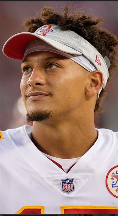 Patrick mahomes haircut with real life photos – Artofit