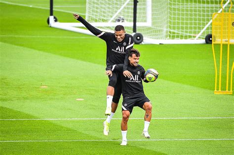 Foot PSG PSG Bernat Rafinha Cest le choc à Paris Foot 01