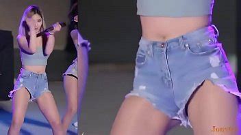 Korean Babe Puts On A Steamy Dance Show Letmejerk