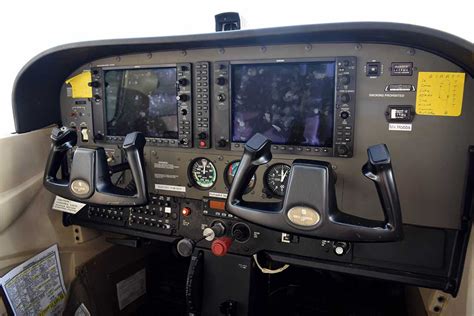 Cessna 172 Cockpit Cessna 182T G1000 Cockpit Poster From Sporty S