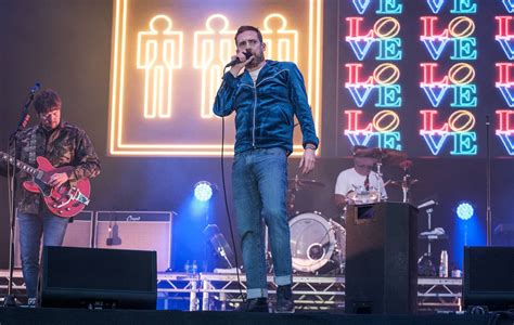 Kaiser Chiefs To Headline London Christmas Carol Music Therapy