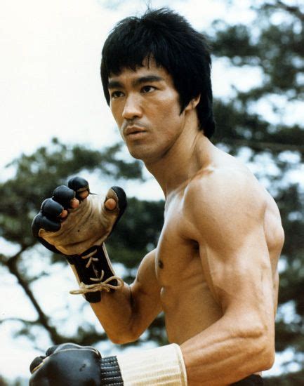 Bruce Lee Ready For Action On The Opening Scene Of Enter The Dragon