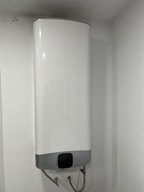 Boiler Electric Ariston Velis Evo Eu Mosnita Noua Olx Ro