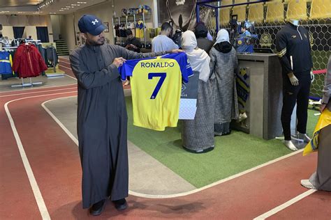 Cristiano Ronaldo Llega A Arabia Saudita Para Ser Presentado Con El Al