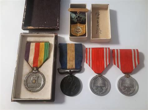 Japan - Army/Infantry - Medal, Five WW2 Japan medals with - Catawiki