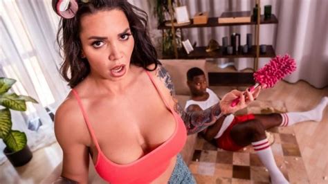 Online In HD Big Tits Stepmom Just Too Damn Sexy FullHD Chloe Lamour