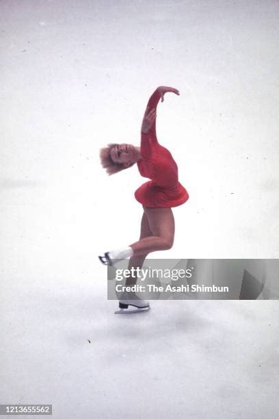 Janet Lynn Figure Skater Photos And Premium High Res Pictures Getty