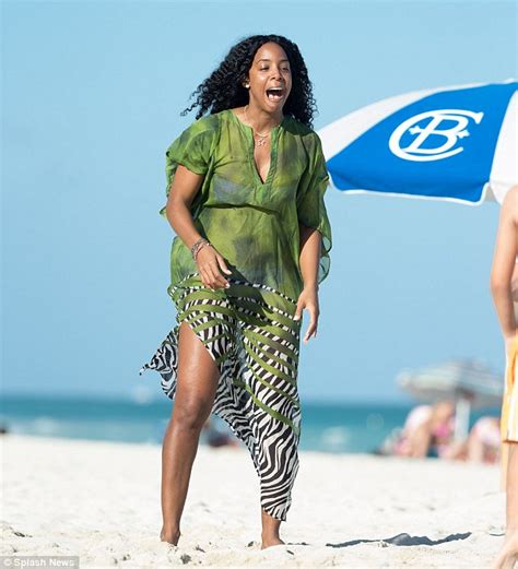 Kelly Rowland Covers Up Fantastic Bikini Body To Enjoy Kickaround On