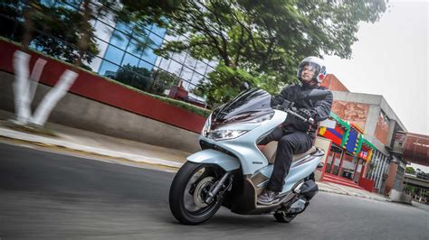 Honda Pcx Chega S Lojas A Partir De R Carro E Motos