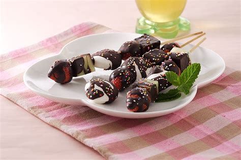 Cara membuat sate buah saus coklat 2021