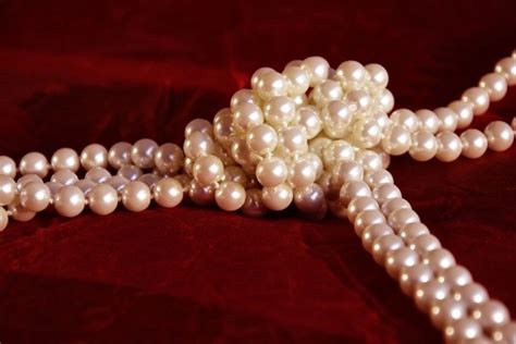 15 Stylish Pearl Necklace Designs to Wow You: Expert Picks