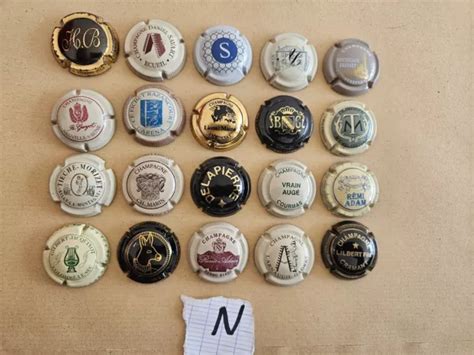 LOT CAPSULE DE Champagne Ancienne 20 Capsules POUR COLLECTION LOT RARE