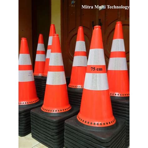 Jual Traffic Cone Kerucut Safety Cone 75 Cm Karet PVC Dasar Hitam