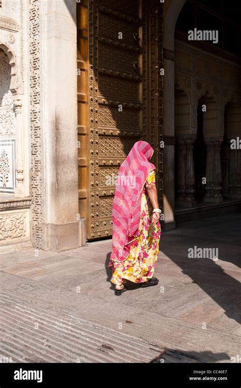 Woman Sari Entering Gate Hi Res Stock Photography And Images Alamy