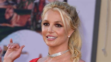 Britney Spears Called The Police And Reported Herself As A Victim Of