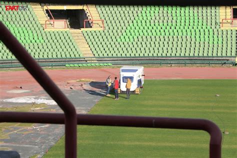 FOTO Krenulo prošivanje travnjaka na stadionu Koševo