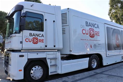 Reggio Calabria Sul Lungomare Il Truck Tour Banca Del Cuore