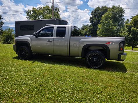 Chevrolet Silverado 1500 Custom Wheels 18x9 0 Et 18 Tire Size 275 65 R18 X Et